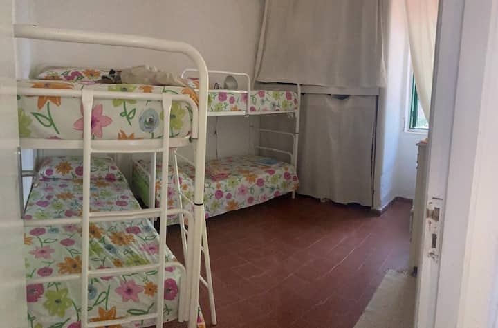 Druga spavaća soba s dva kreveta na kat