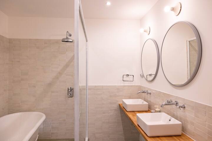 Recently renovated Premium place gallery image 4