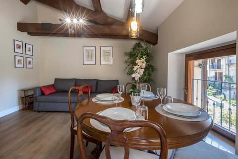 Top performing Airbnb: Elegant Casa Tosca with balcony [Sferisterio] in Macerata