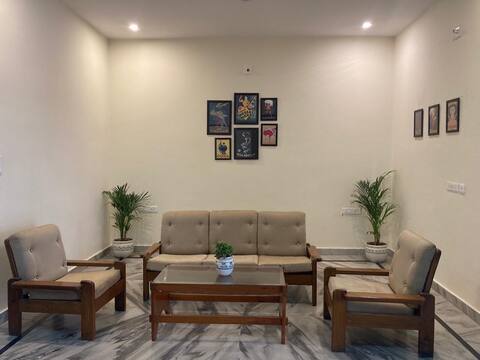 Zoey's - 2BHK in Channi Himmat, Jammu