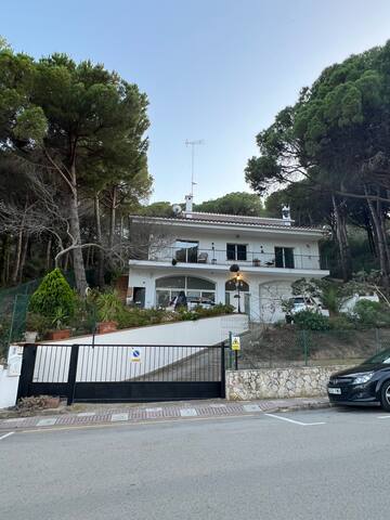 Casa a 1 min de la playa costa brava-cala Rosamar gallery image 2