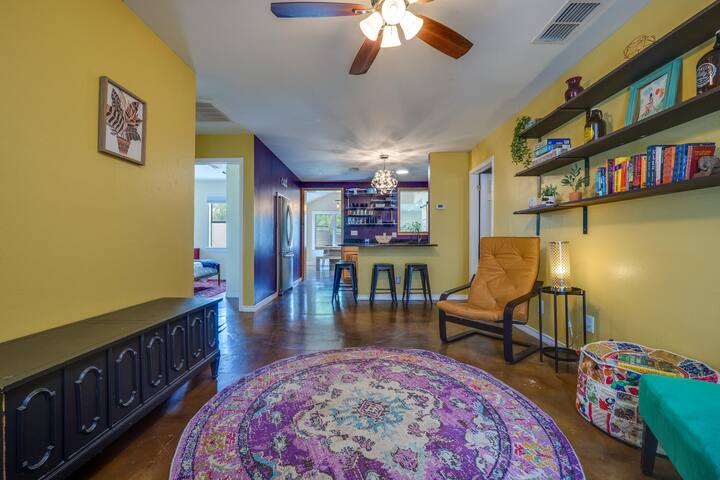 Two-Home Heart of Austin Compound & Karaoke Lounge gallery image 5