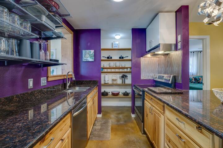 Two-Home Heart of Austin Compound & Karaoke Lounge gallery image 3