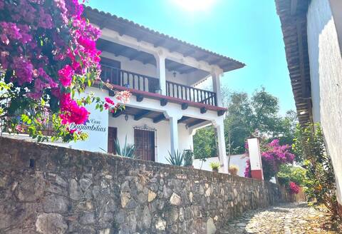 Casa Bugambilias