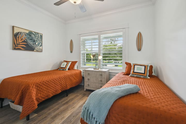 Twin XL საძინებელი.