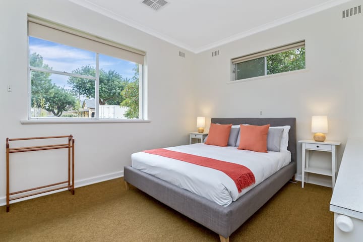 Hiver bedroom - Queen bed