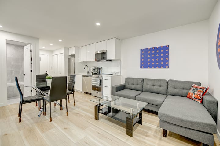 Chic 3BR in Downtown/Gay Village, Near Metro