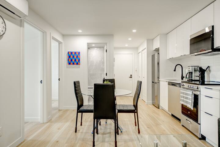 Chic 3BR in Downtown/Gay Village, Near Metro gallery image 5