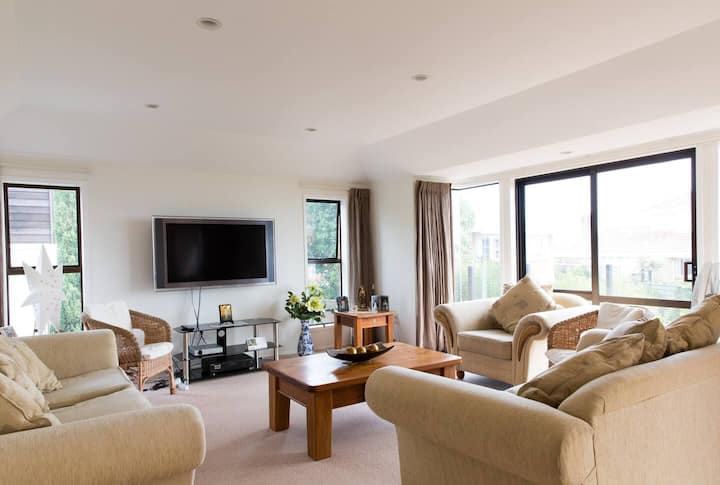 Sea Views In Howick - Auckland