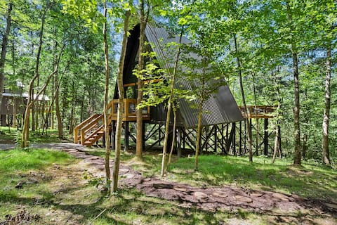 The Eagle's Nest Treehouse