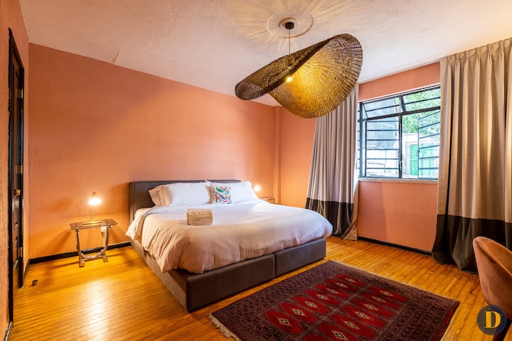 Главна спалня с баня и тоалетна