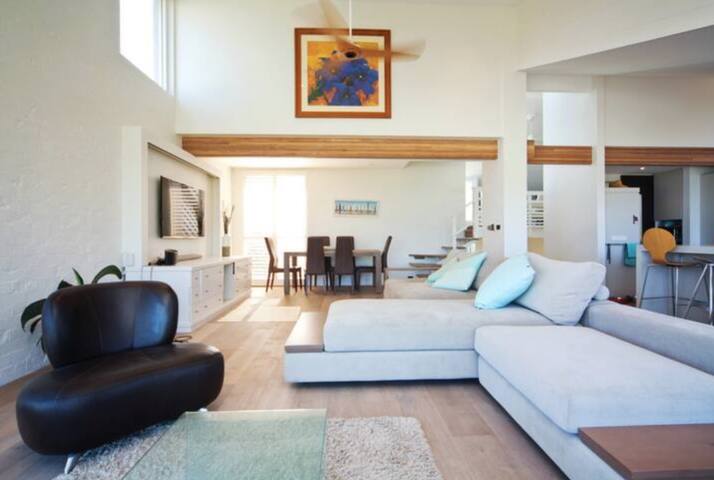 Beachfront House Turimetta gallery image 5