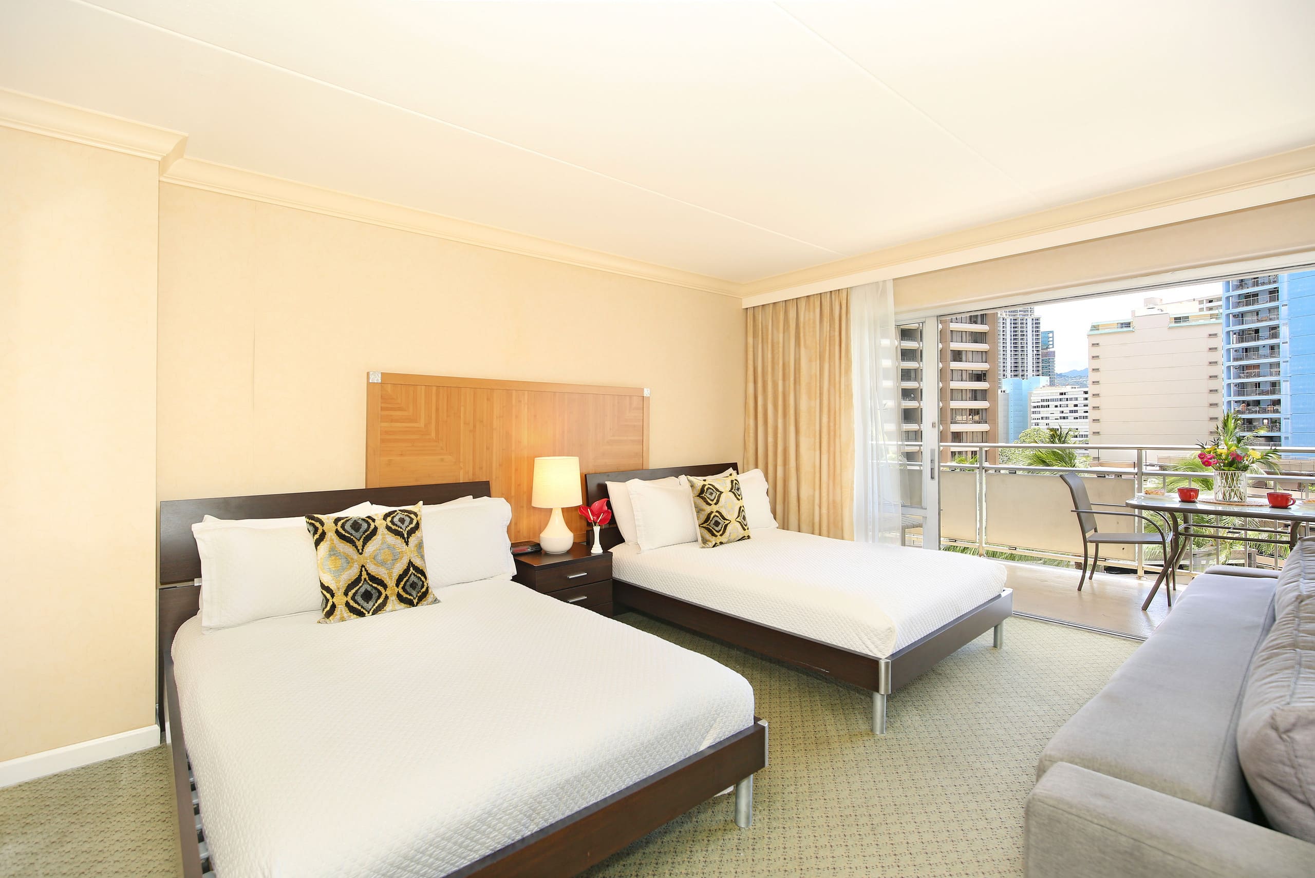 Condo in Honolulu · ★4.55 · 1 bedroom · 3 beds · 1 private bath - Image 1