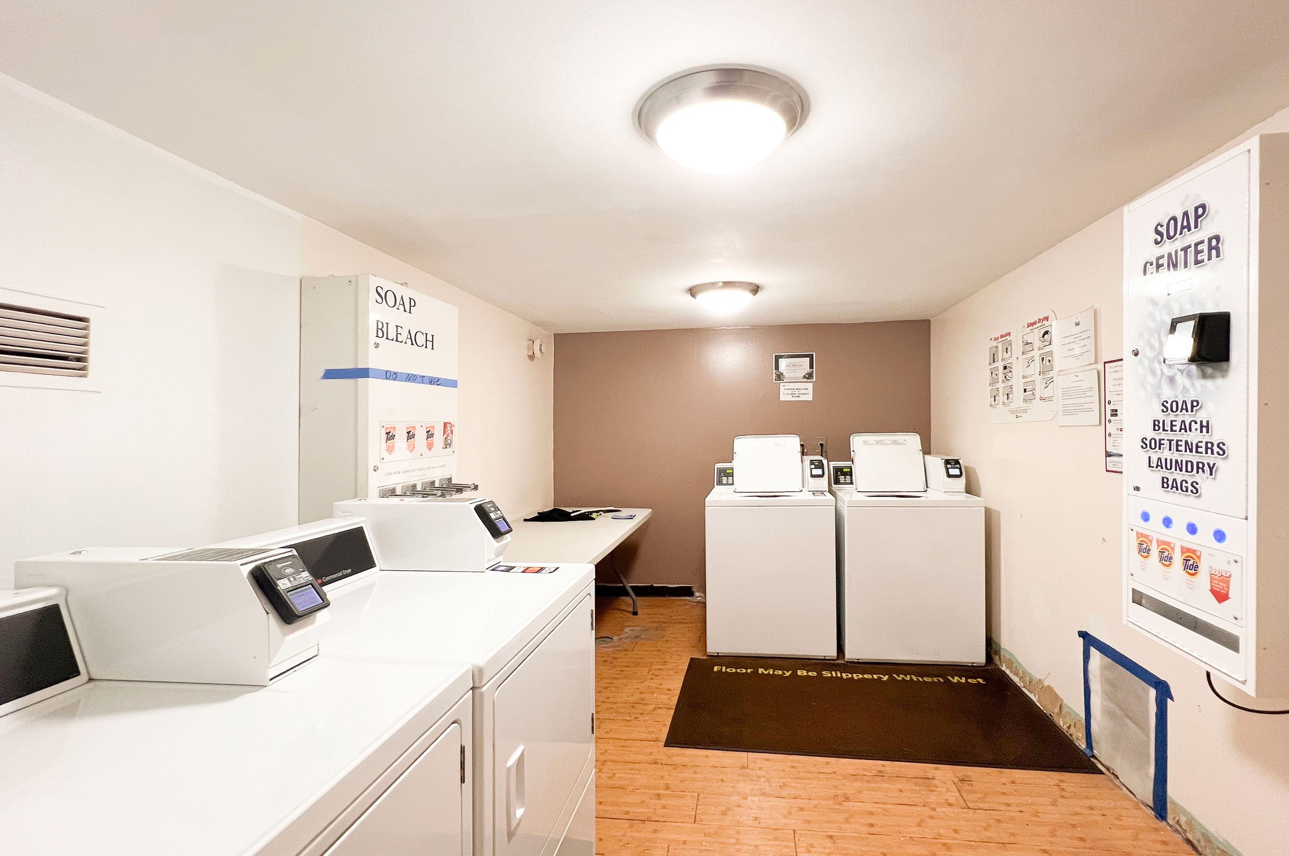 Condo in Honolulu · ★4.55 · 1 bedroom · 3 beds · 1 private bath - Image 14
