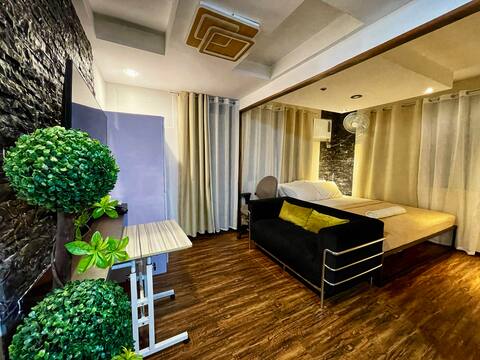 Tagaytay Vibe King Bed Suite