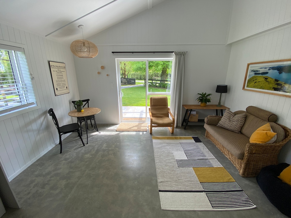 Popular Airbnb listing: The Black Shed | Cambridge in Waipa District East