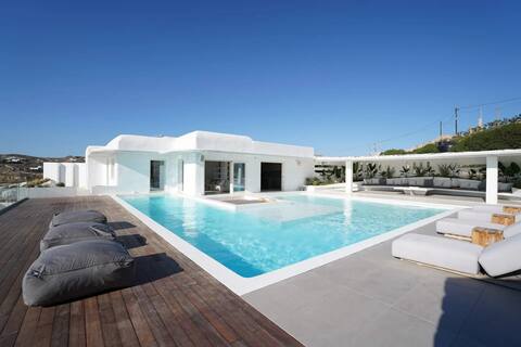 Villa Aqua Pearl Mykonos with 2 Guesthouses