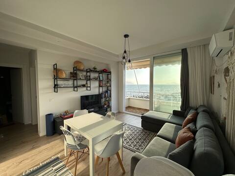 Didi's Sea View Apartment