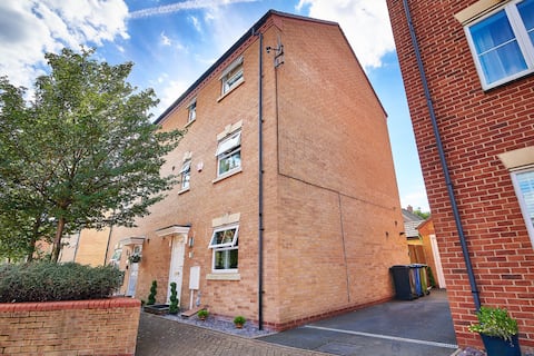 4 Spacious Bedrooms; En-Suites; Private Driveway.