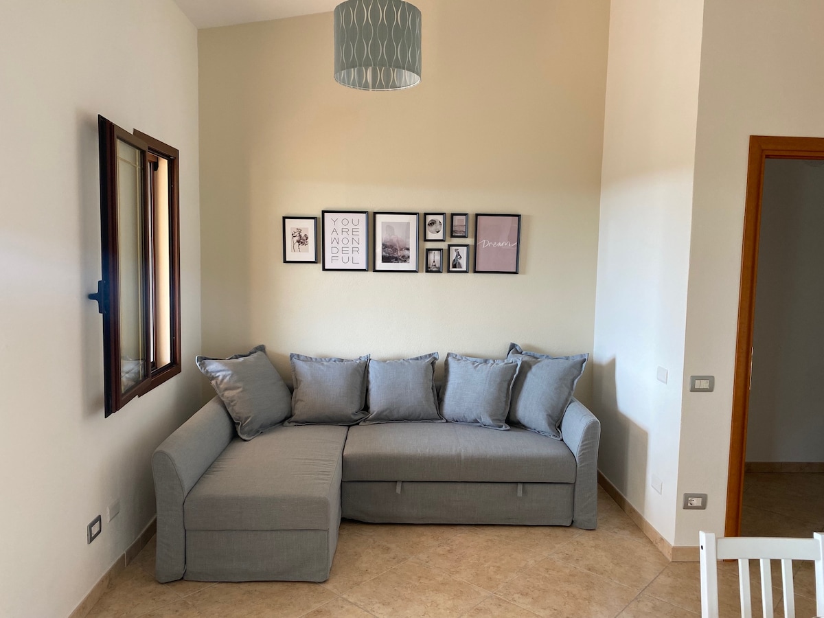 Top Airbnb: La Collina: The Oak in Castiadas
