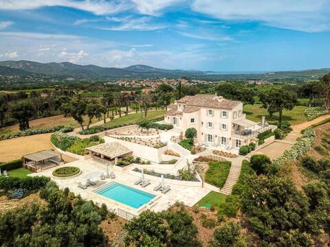 Astonishing villa with views