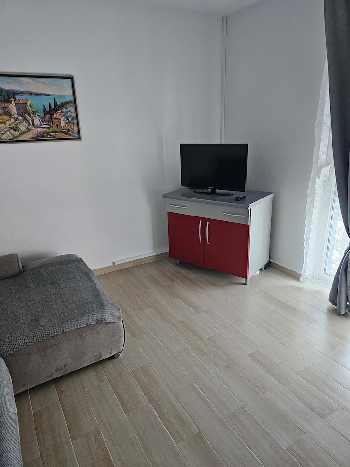 Cozy 2+2 Apartment, 20m Of Beach - Starigrad