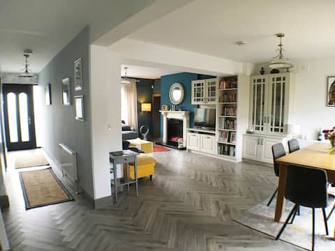 No 4 Red Row (walking distance to the ocean)