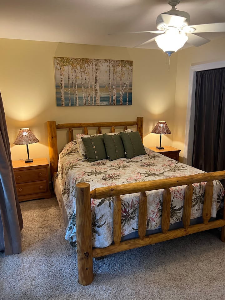 Chumba cha kulala cha Master, kitanda 1 cha upana wa futi 4.5