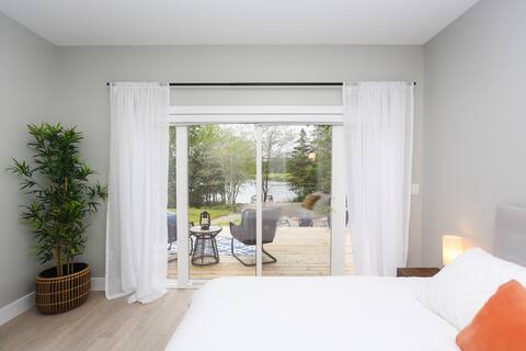 Stunning Lakehouse 10 mins from Ski Martock