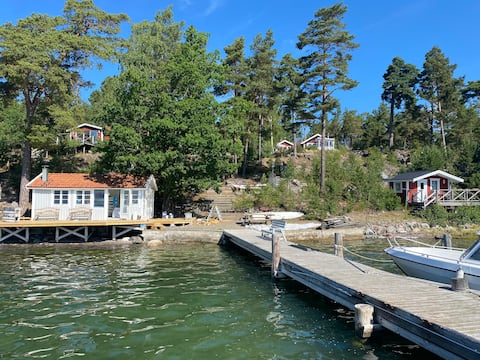 Top performing Airbnb: Idyllic archipelago cottage in Haninge