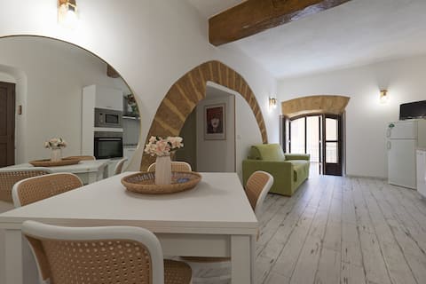 Successful Airbnb property: "La Sedia Rossa" apartment (Historic Center) in Agrigento