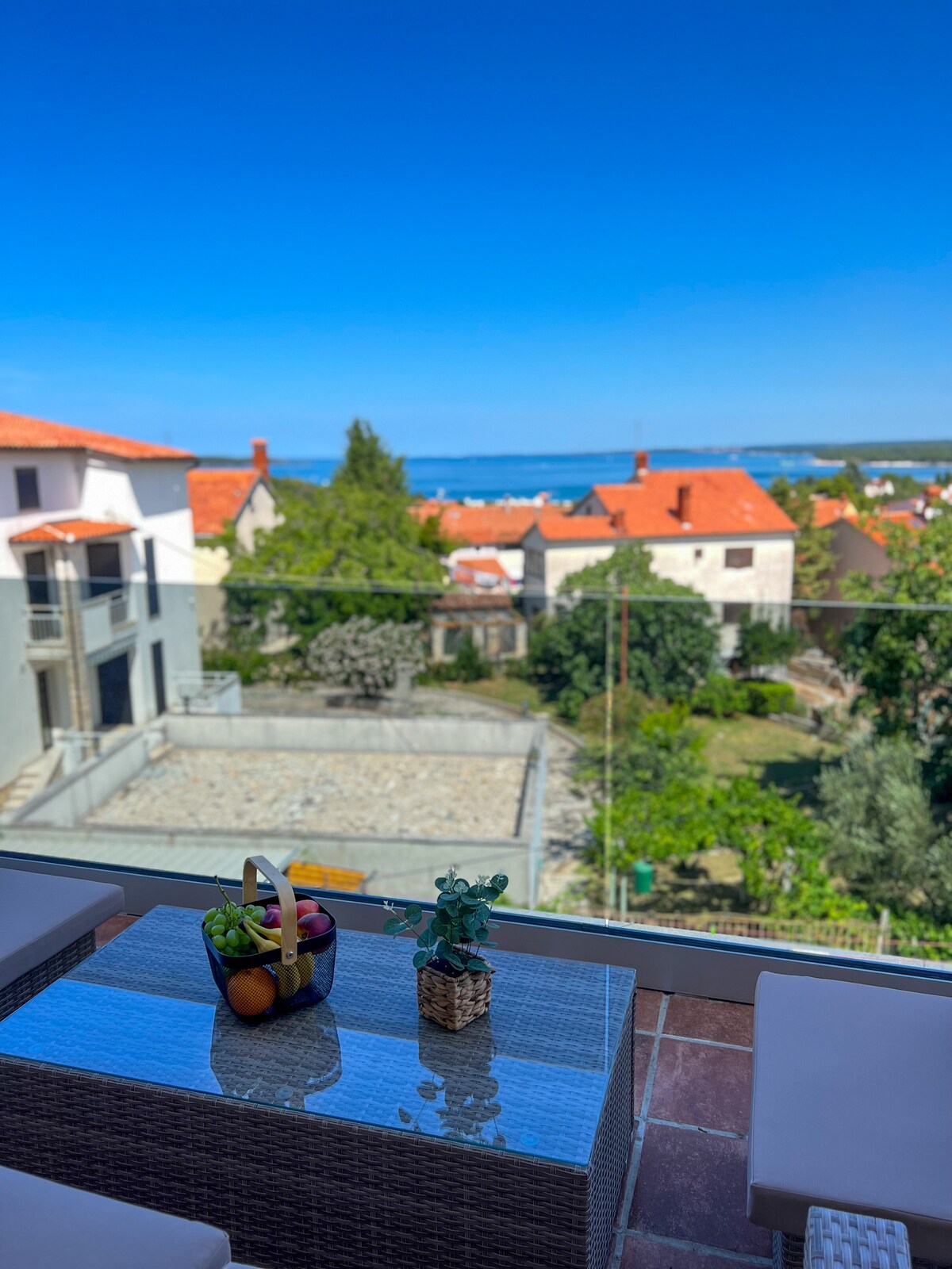 ap5 · Sunset Oasis - Rooftop Terrace, Jacuzzi, Sea View