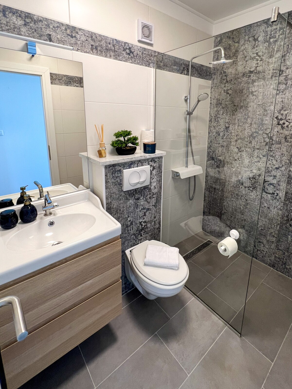 ap5 · Sunset Oasis - Rooftop Terrace, Jacuzzi, Sea View