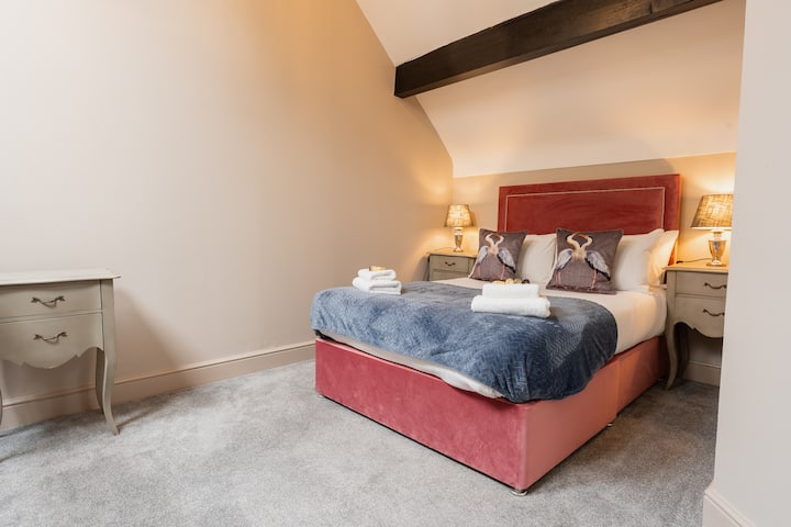 Bývanie 1 - Spálňa 3: s čistou a čistou posteľnou bielizňou a pohodlnou manželskou posteľou je táto krásna spálňa skvelým miestom na oddych a oddych.