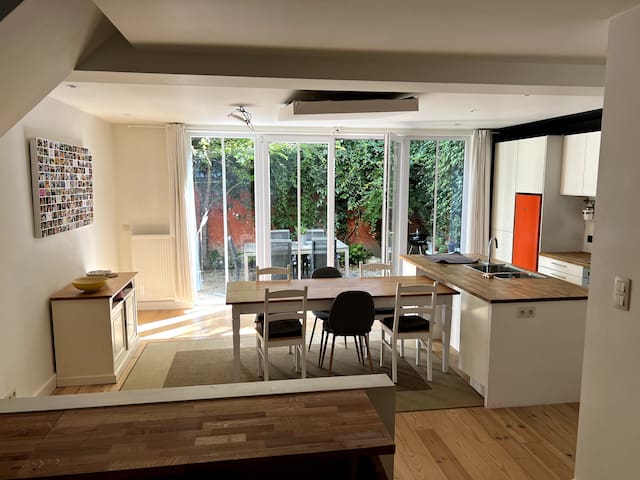 Family house in quiet courtyard