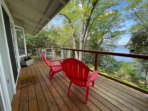 Lakefront Home on Big Green Lake– Best Sunsets