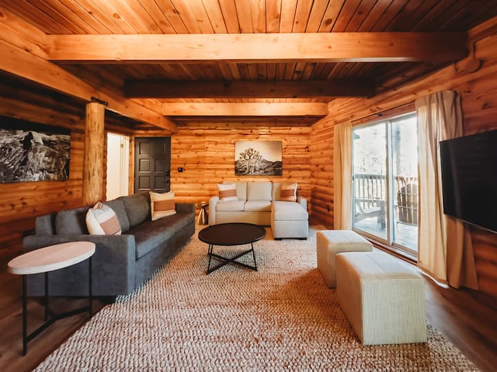 Kjo është dhoma e katërt e gjumit/dhoma e dytë e ndenjjes.