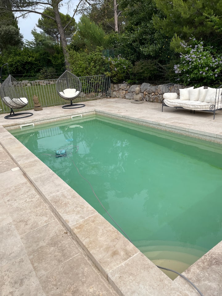 Villa Climatisée De Plain-pied - Rousset