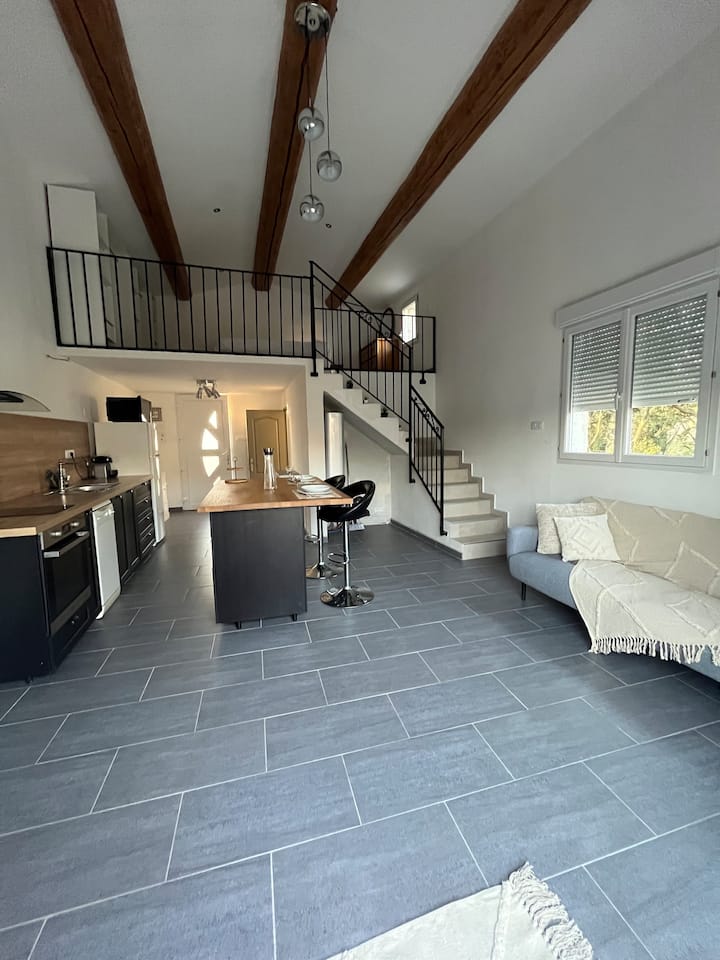 Charmante Maisonnette Avec Mezzanine - Le Thor
