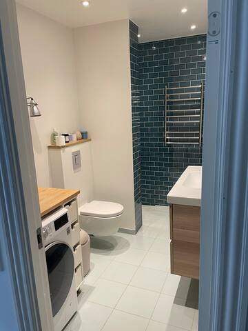 Townhouse style 2-floor flat gallery image 3