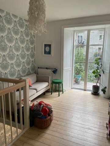 Townhouse style 2-floor flat gallery image 4