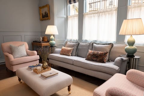 Top performing Airbnb: Drumsheugh Garden House in West End