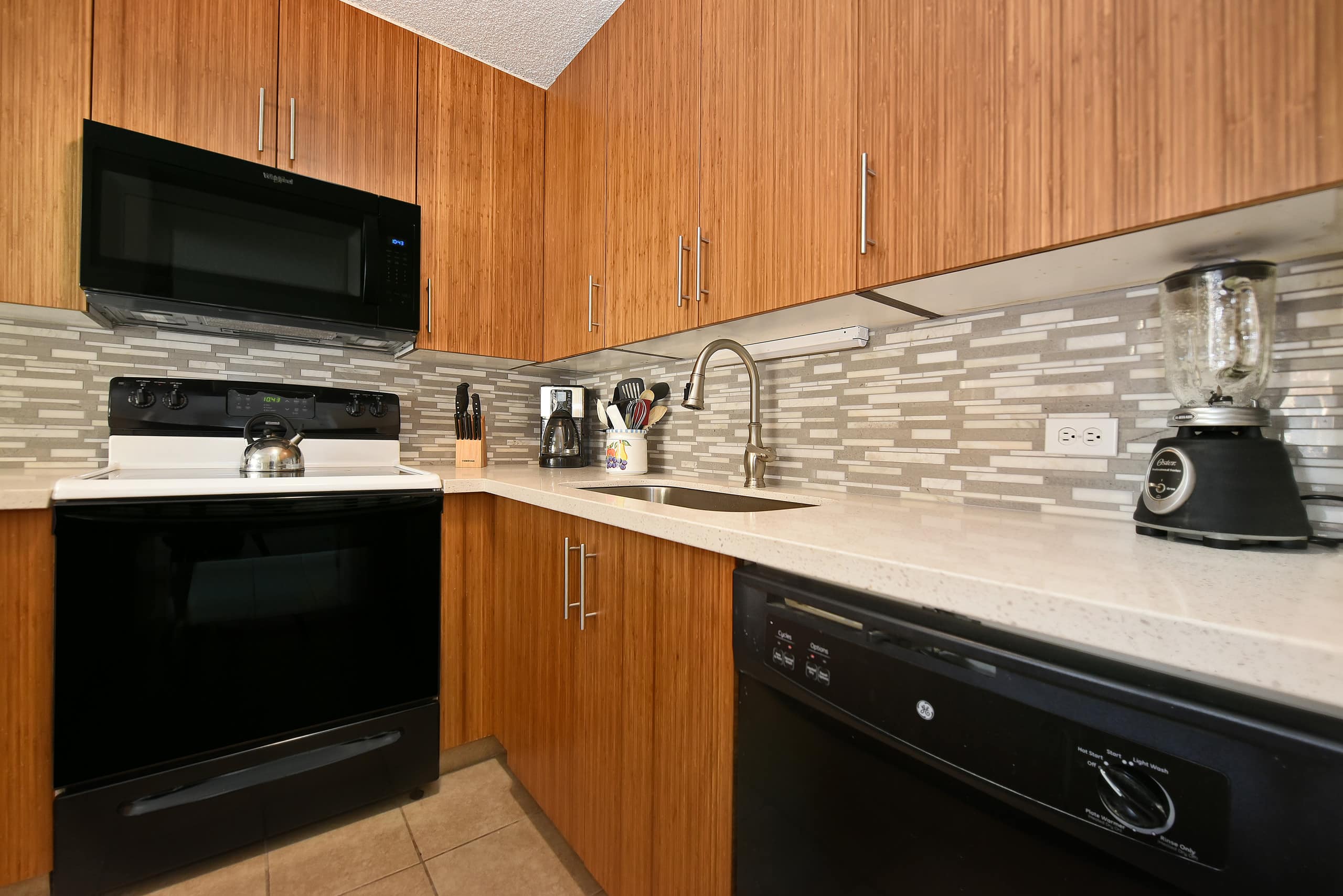 Newly Remodeled Kamaole Sands - Image 18