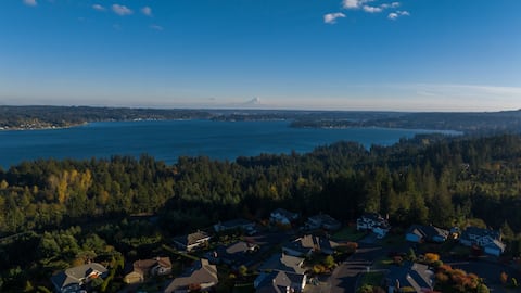 Amazing views quiet neighborhood