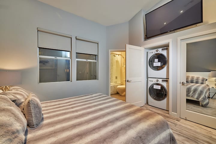 3rd Floor Bedroom, 65-inch 4K TV with Roku and YouTube TV, Large Washer/Dryer