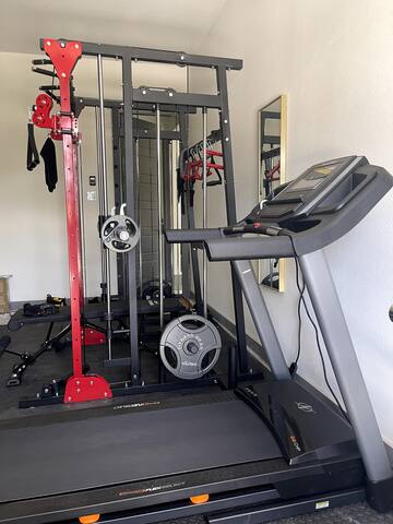 Modern Luxe City Retreat near Trinity Groves gallery image 3