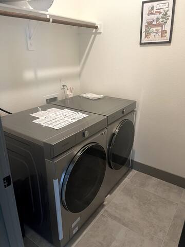 Modern Luxe City Retreat near Trinity Groves gallery image 4