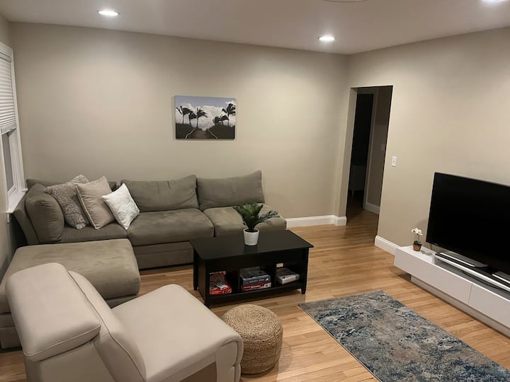 Secluded *And* Close To All The Sites And Beaches - Newport, RI