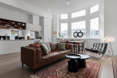 Top Airbnb: Light-filled Heritage Building - Smith St in Collingwood