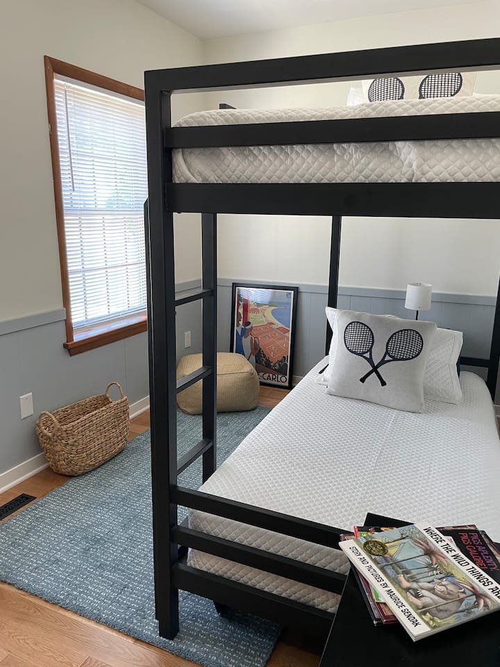 Chambre n °1 - 2 lits simples dans un lit superposé